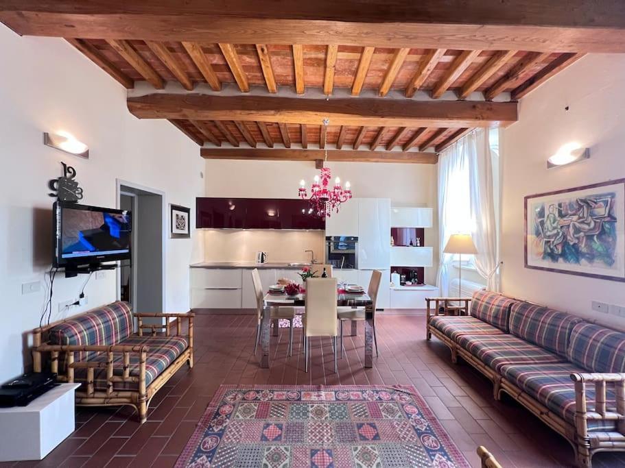 Casa Tommaso Apartment Lucca Bagian luar foto